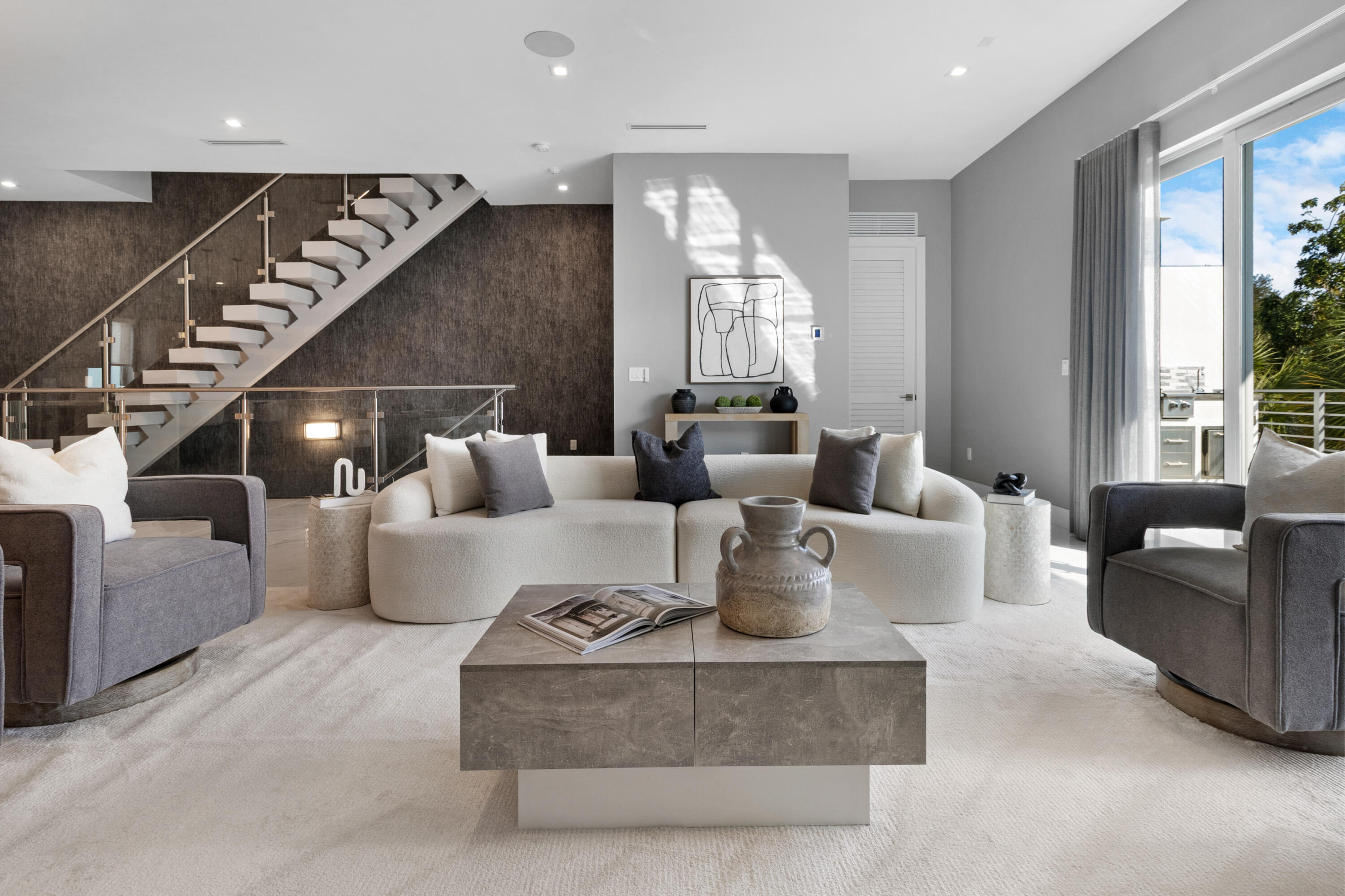 15 SE 11th Avenue