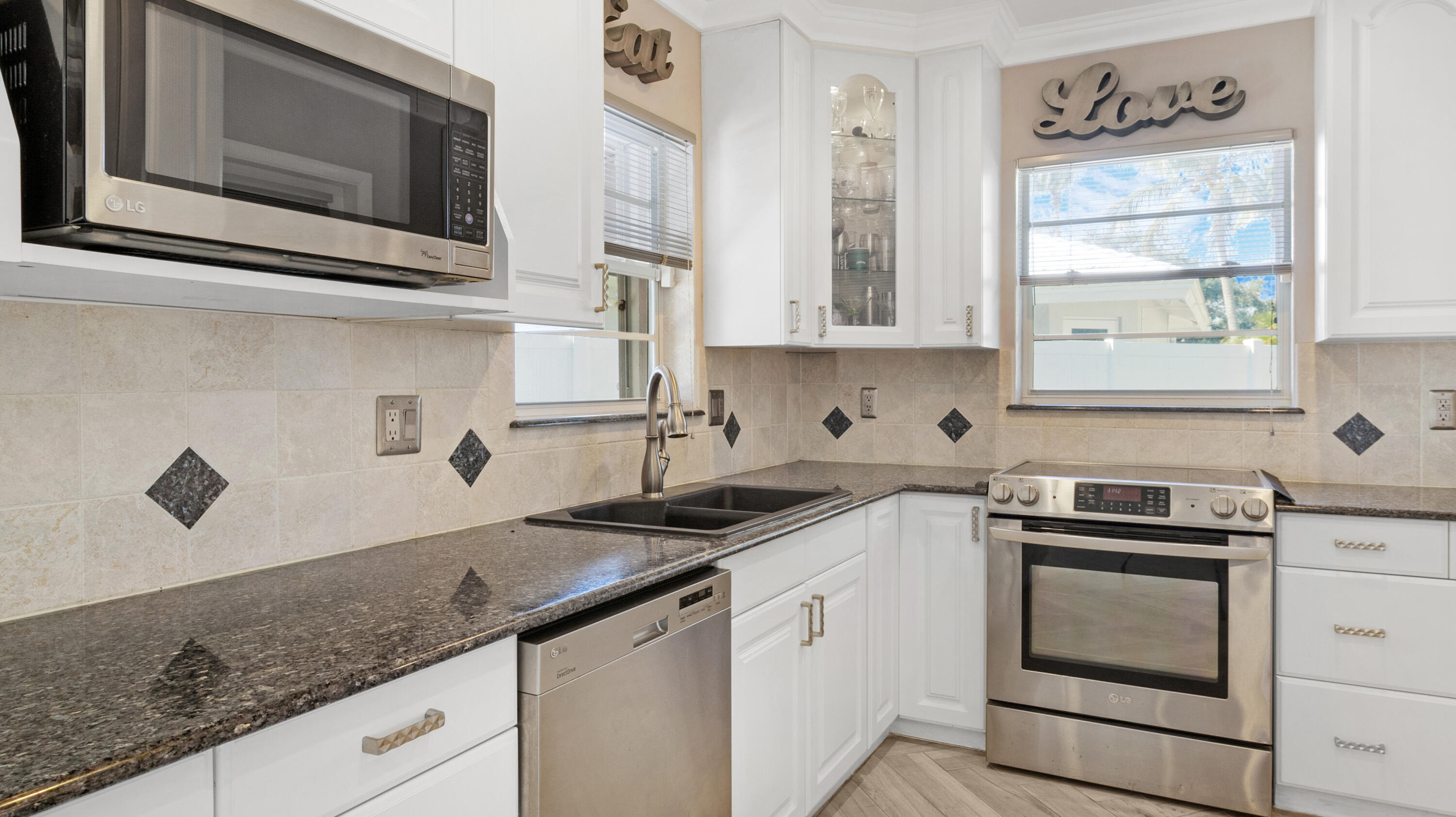 1222 SE 5th Court