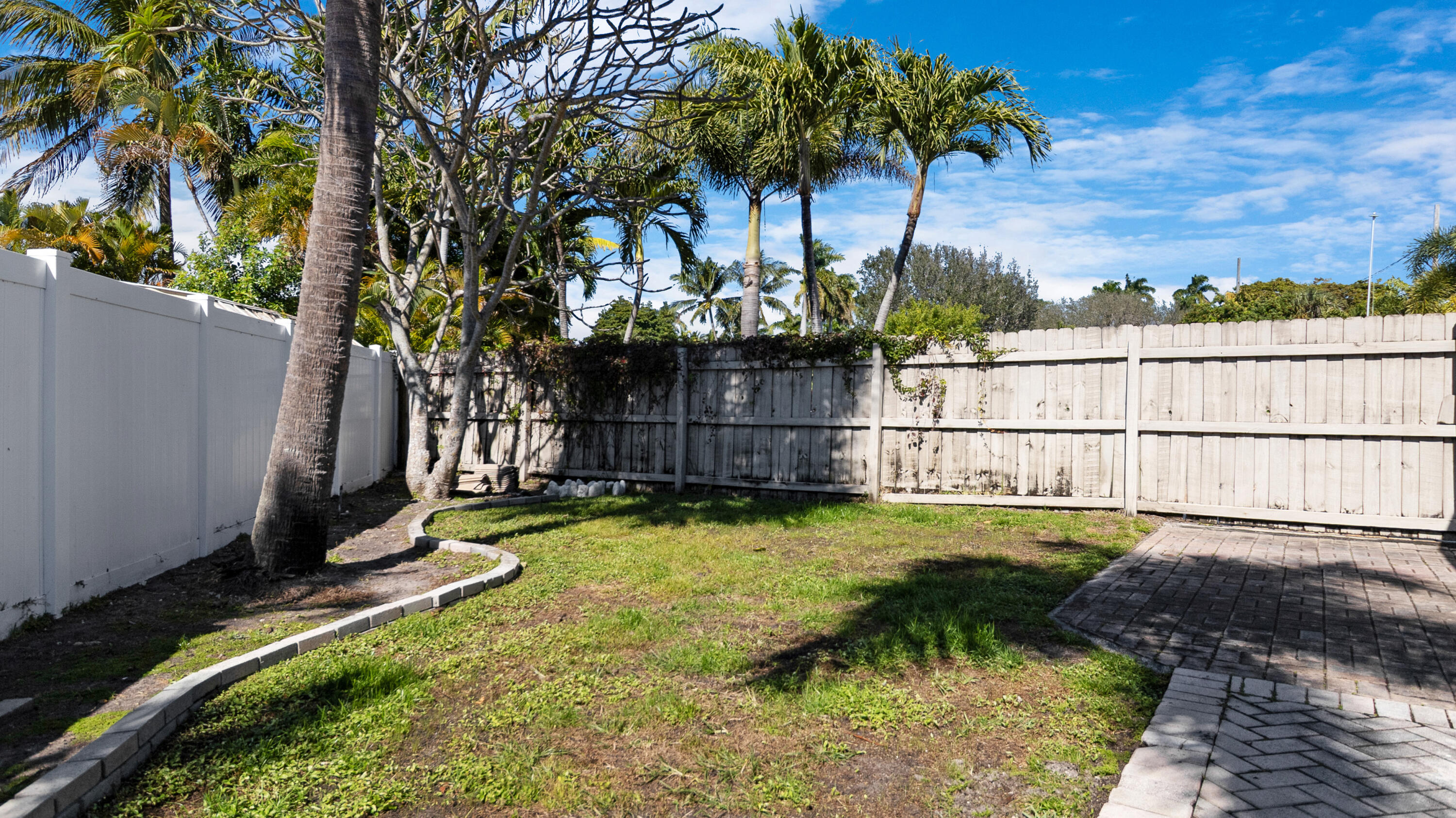 1222 SE 5th Court