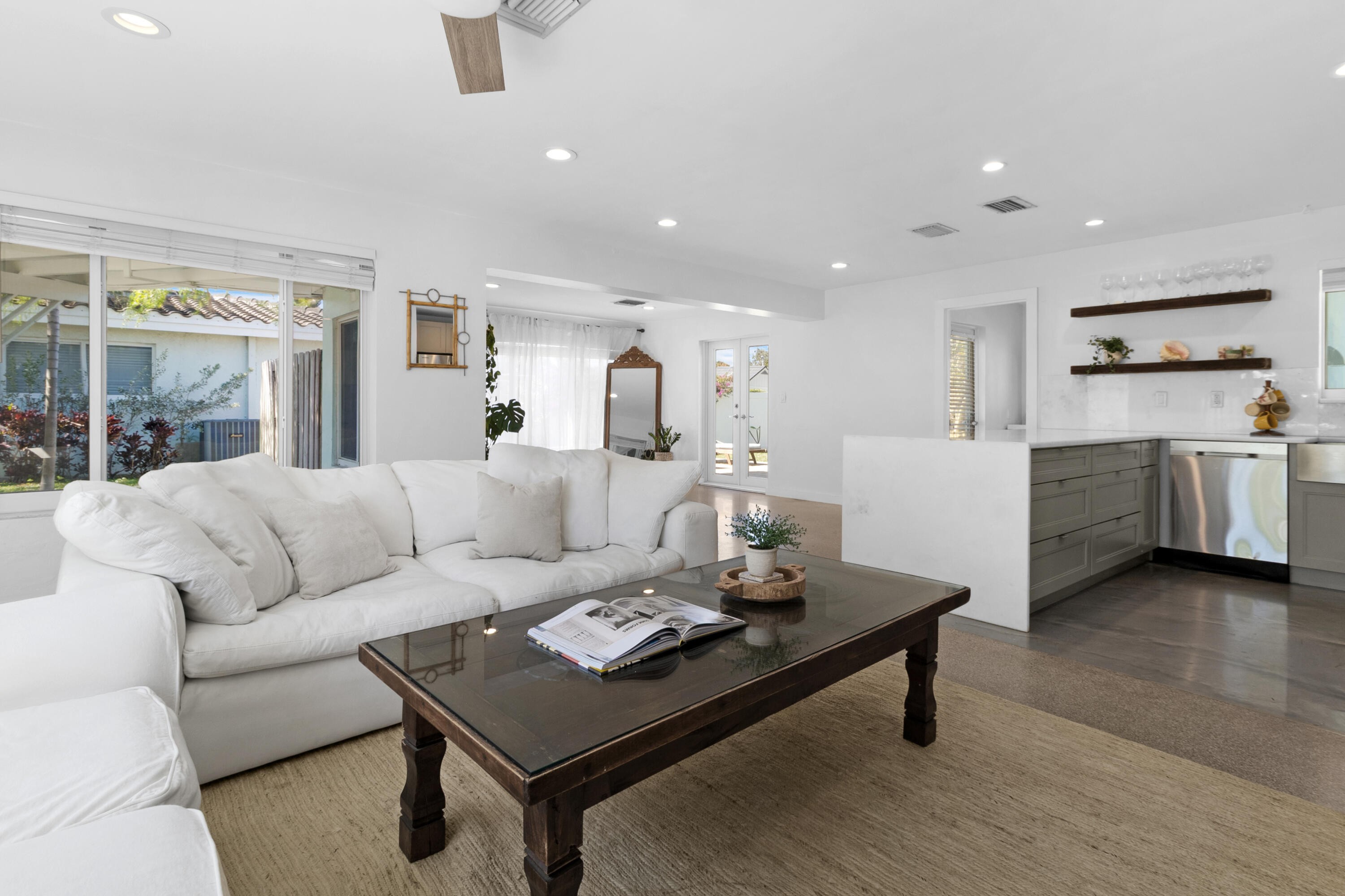 909 SE 16th Place