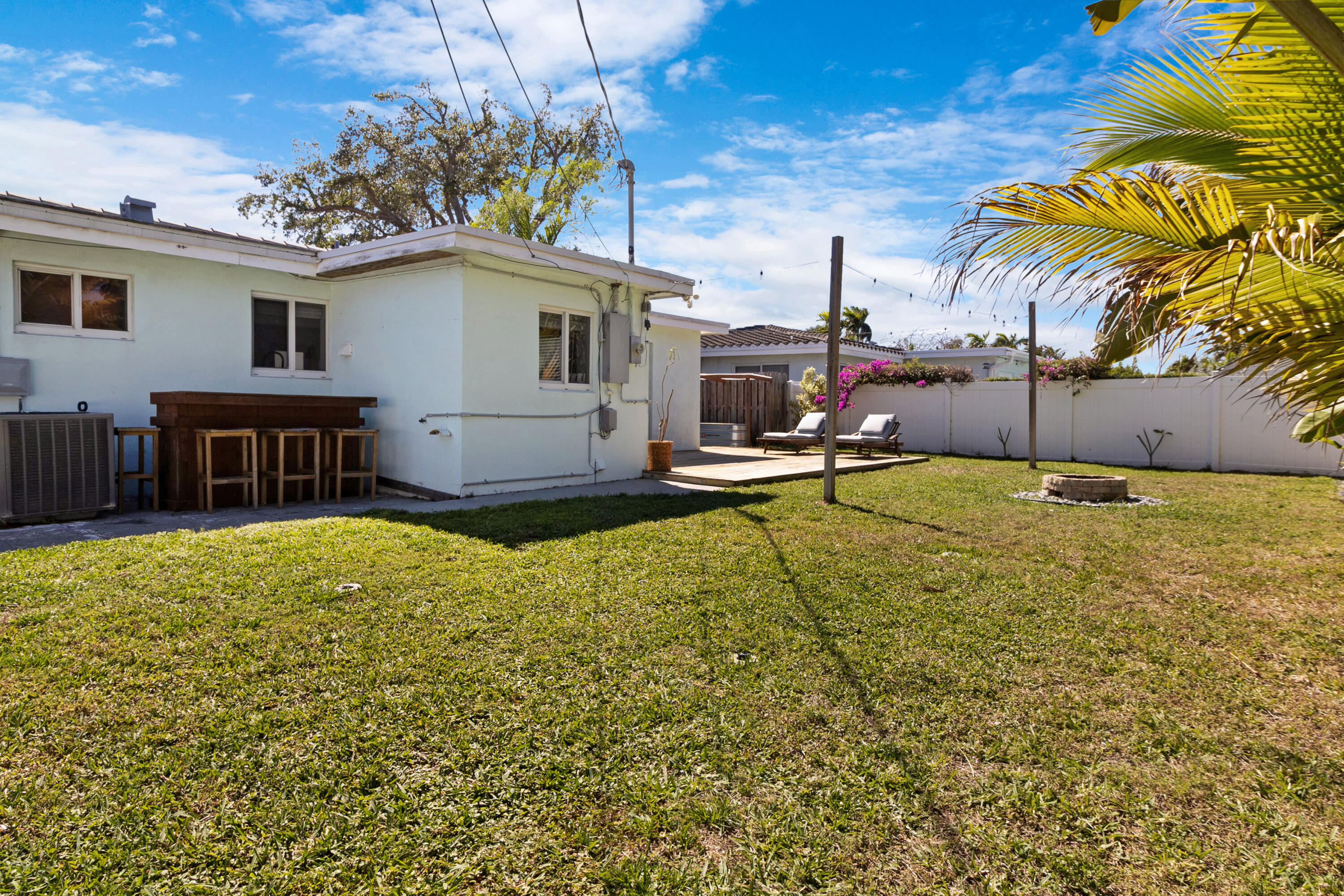 909 SE 16th Place
