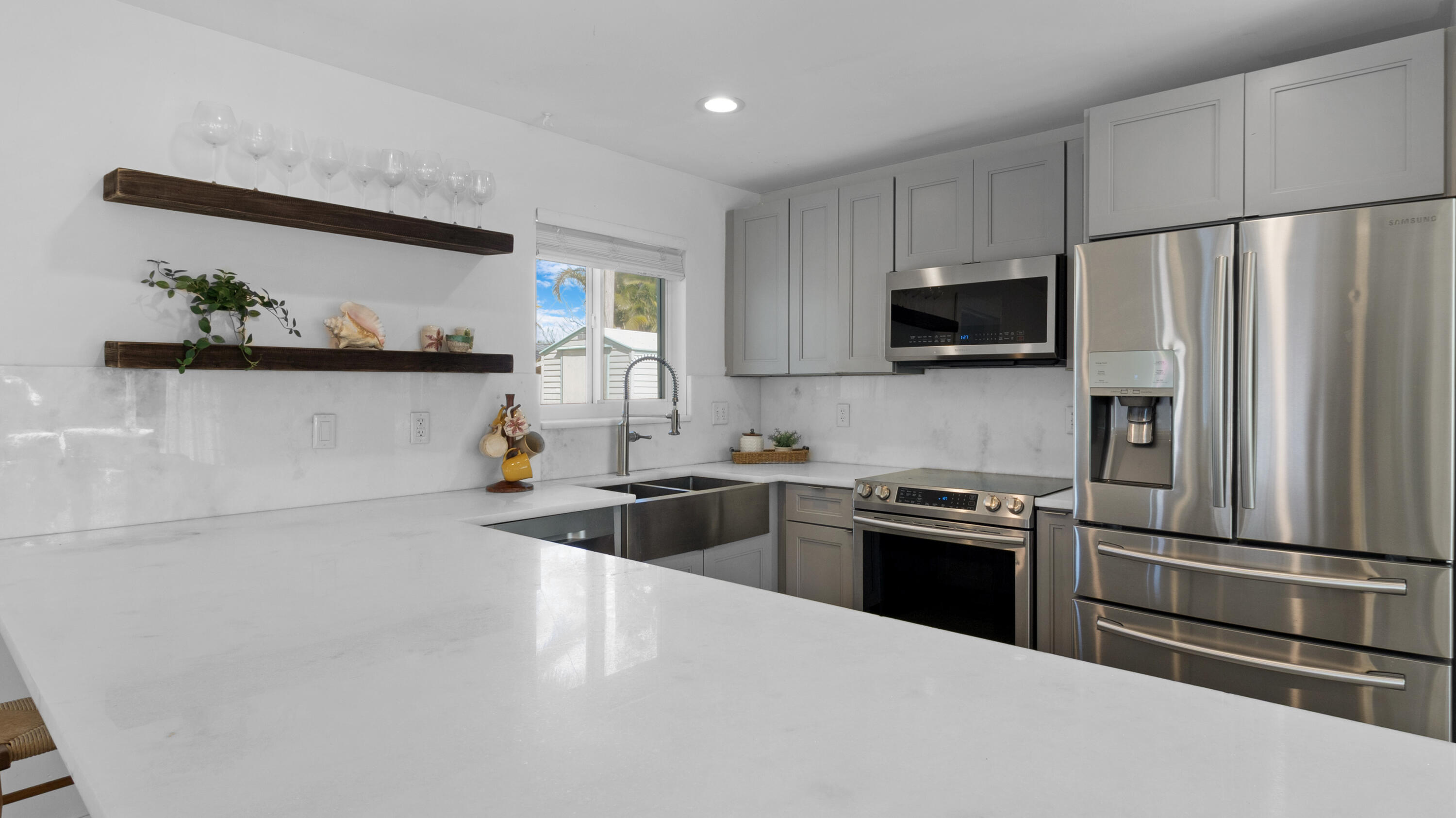909 SE 16th Place