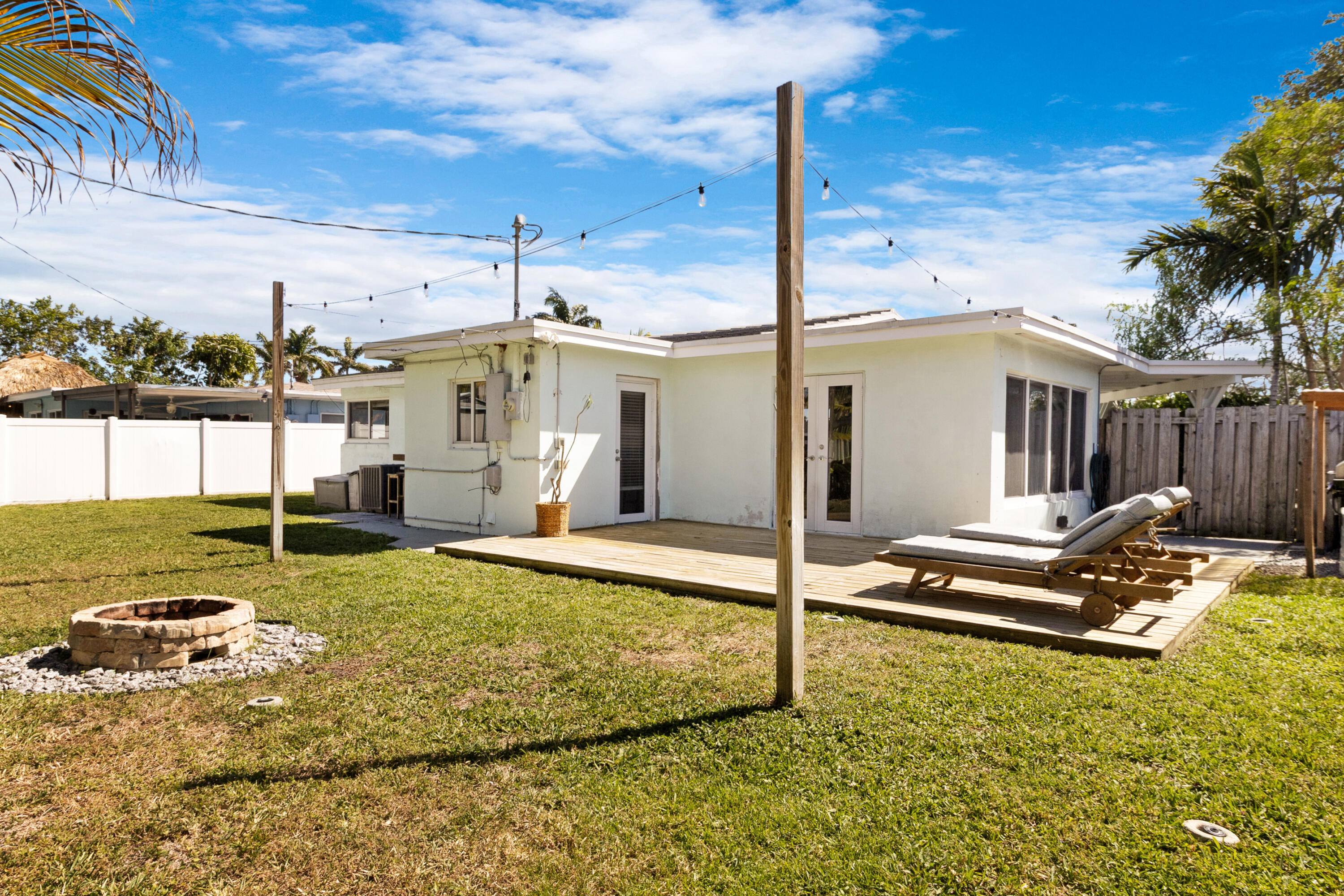 909 SE 16th Place