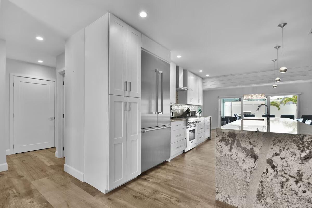 1920 NE 52nd Street