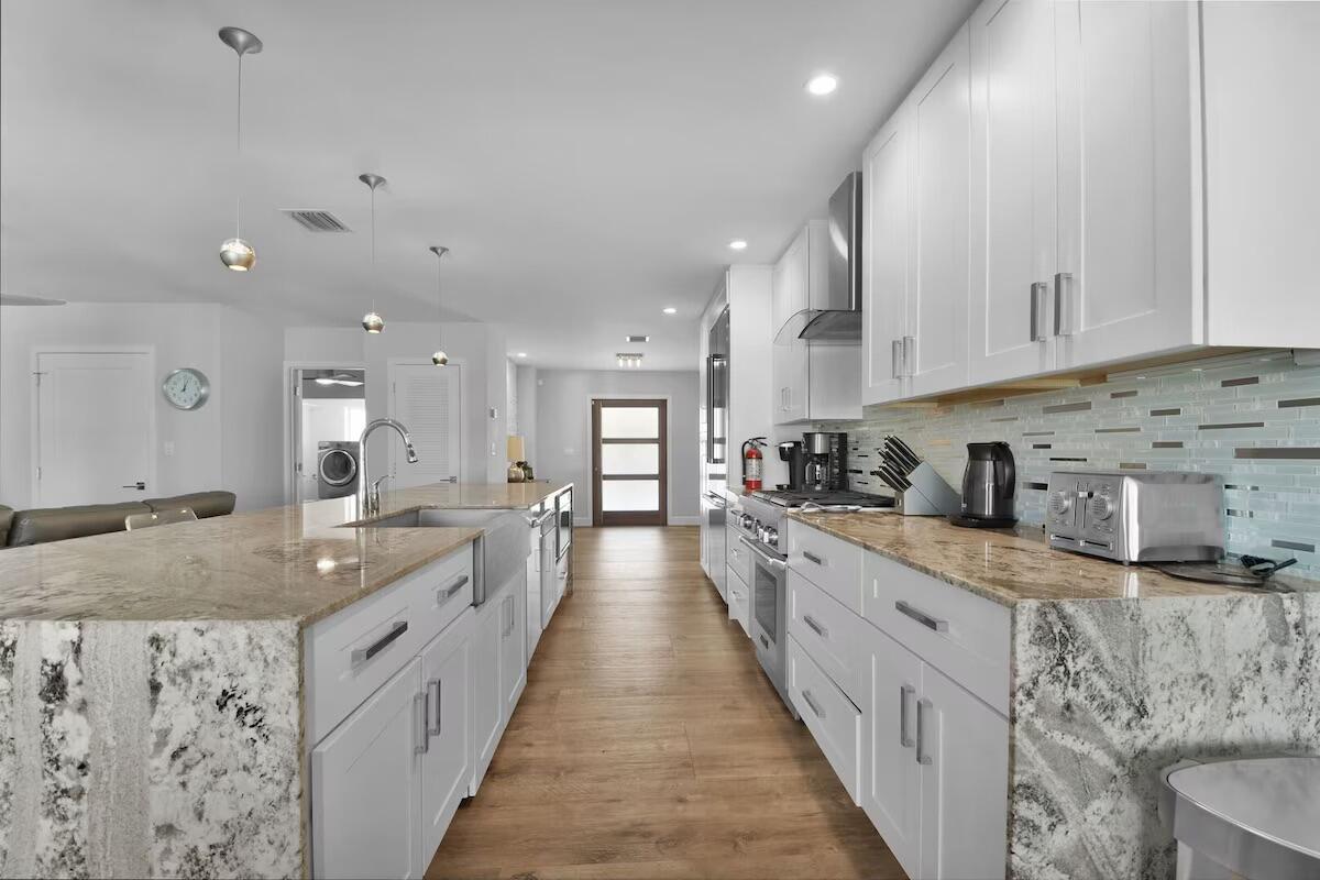 1920 NE 52nd Street