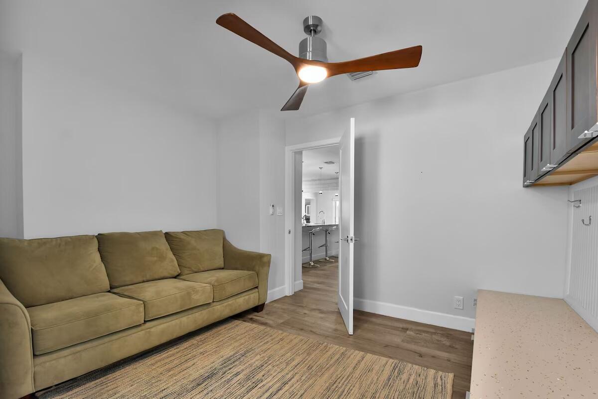 1920 NE 52nd Street