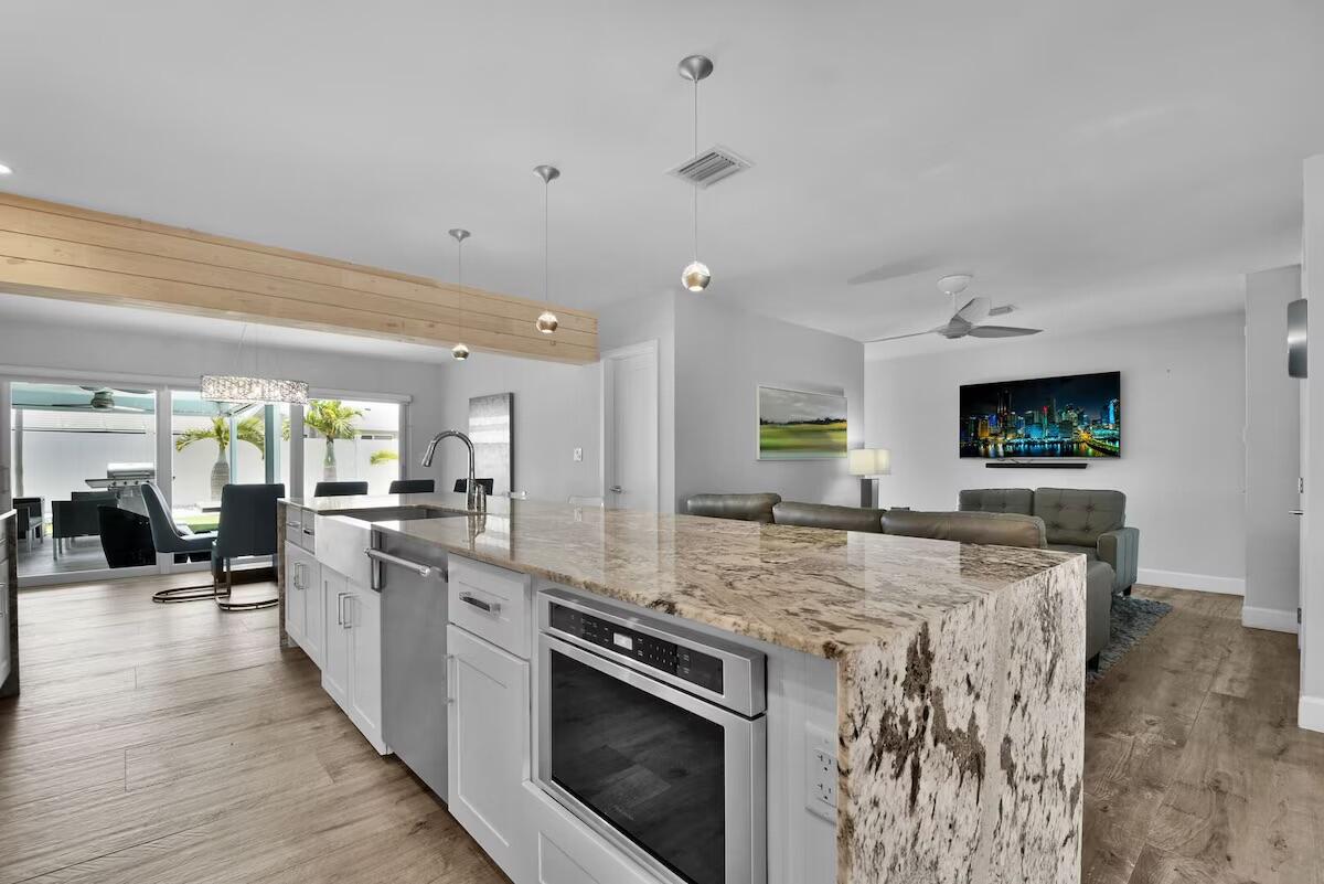 1920 NE 52nd Street