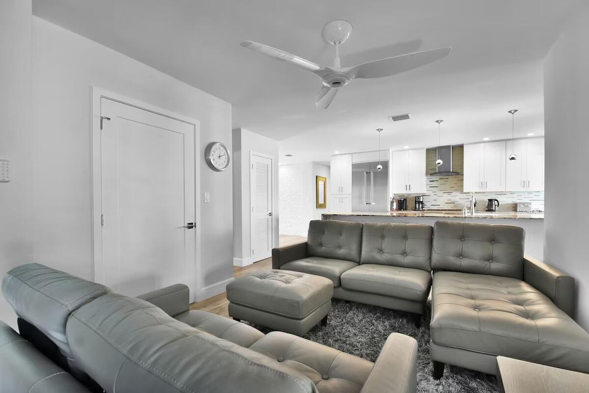 1920 NE 52nd Street