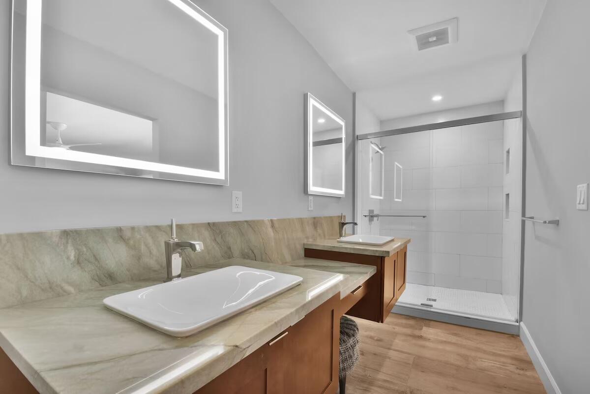 1920 NE 52nd Street