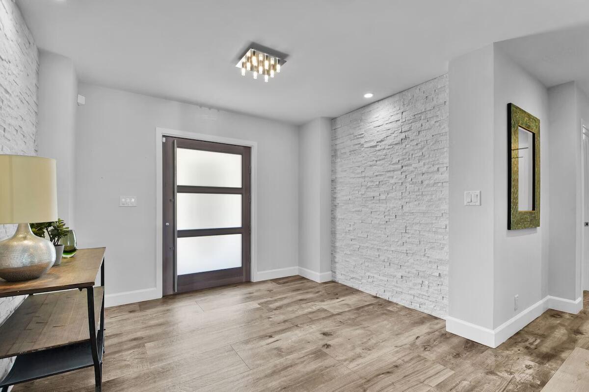 1920 NE 52nd Street