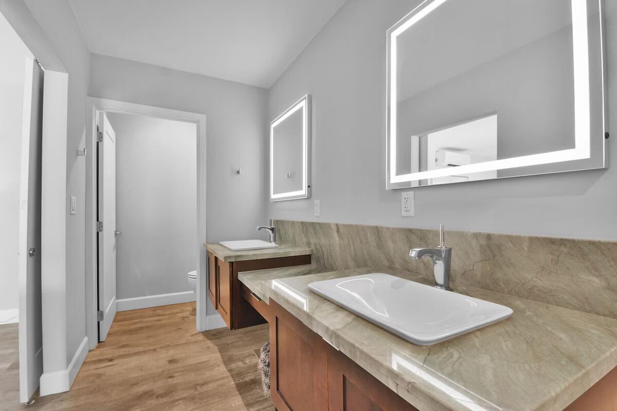 1920 NE 52nd Street