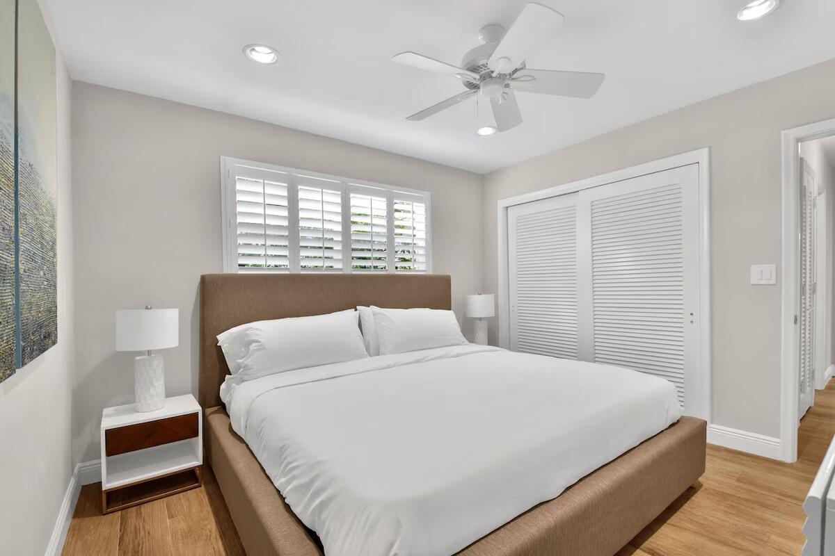 2152 NE 63rd Court