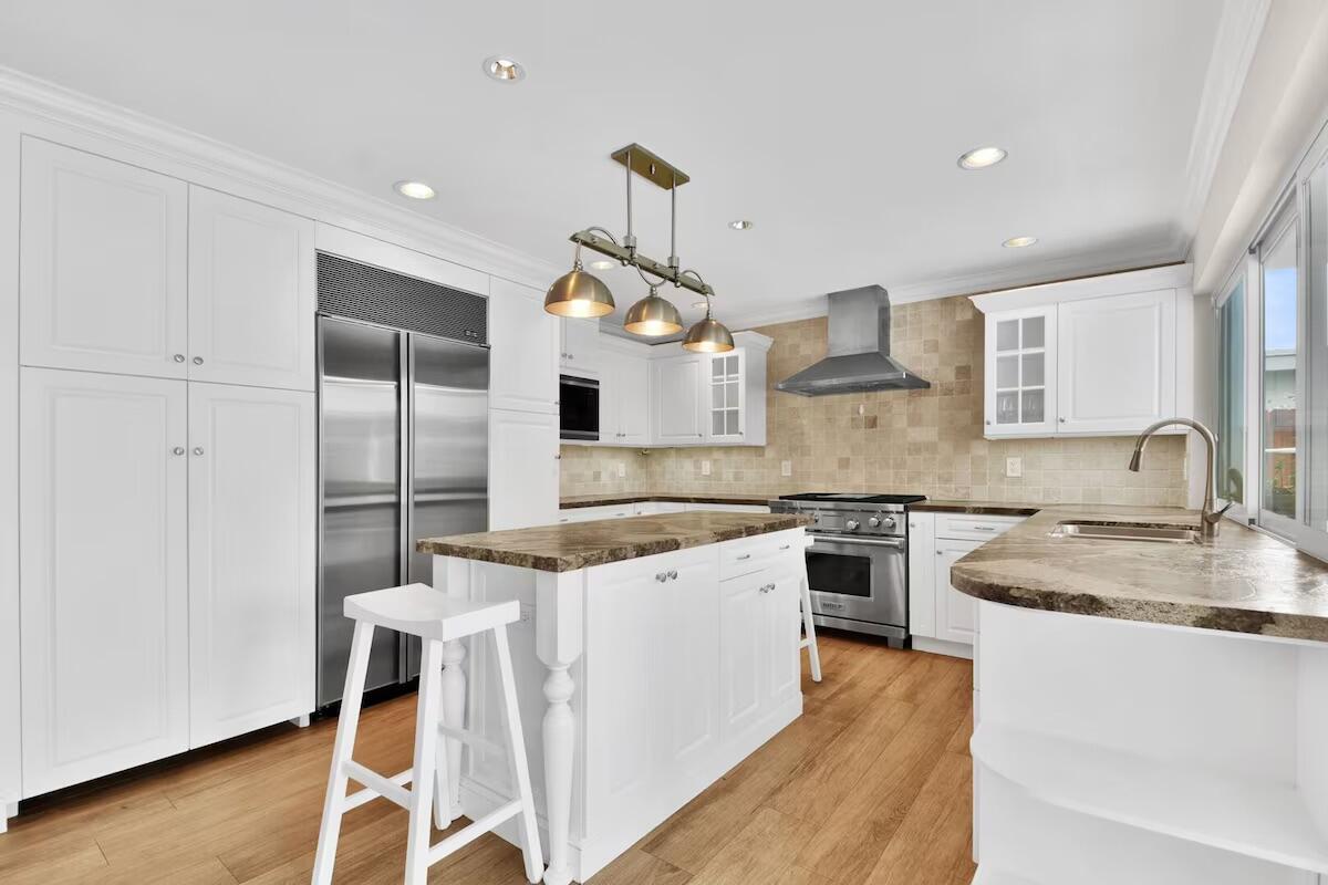 2152 NE 63rd Court