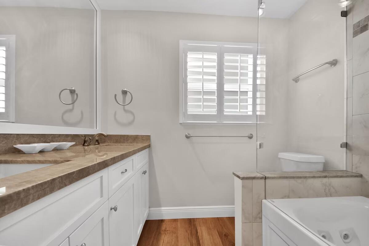 2152 NE 63rd Court