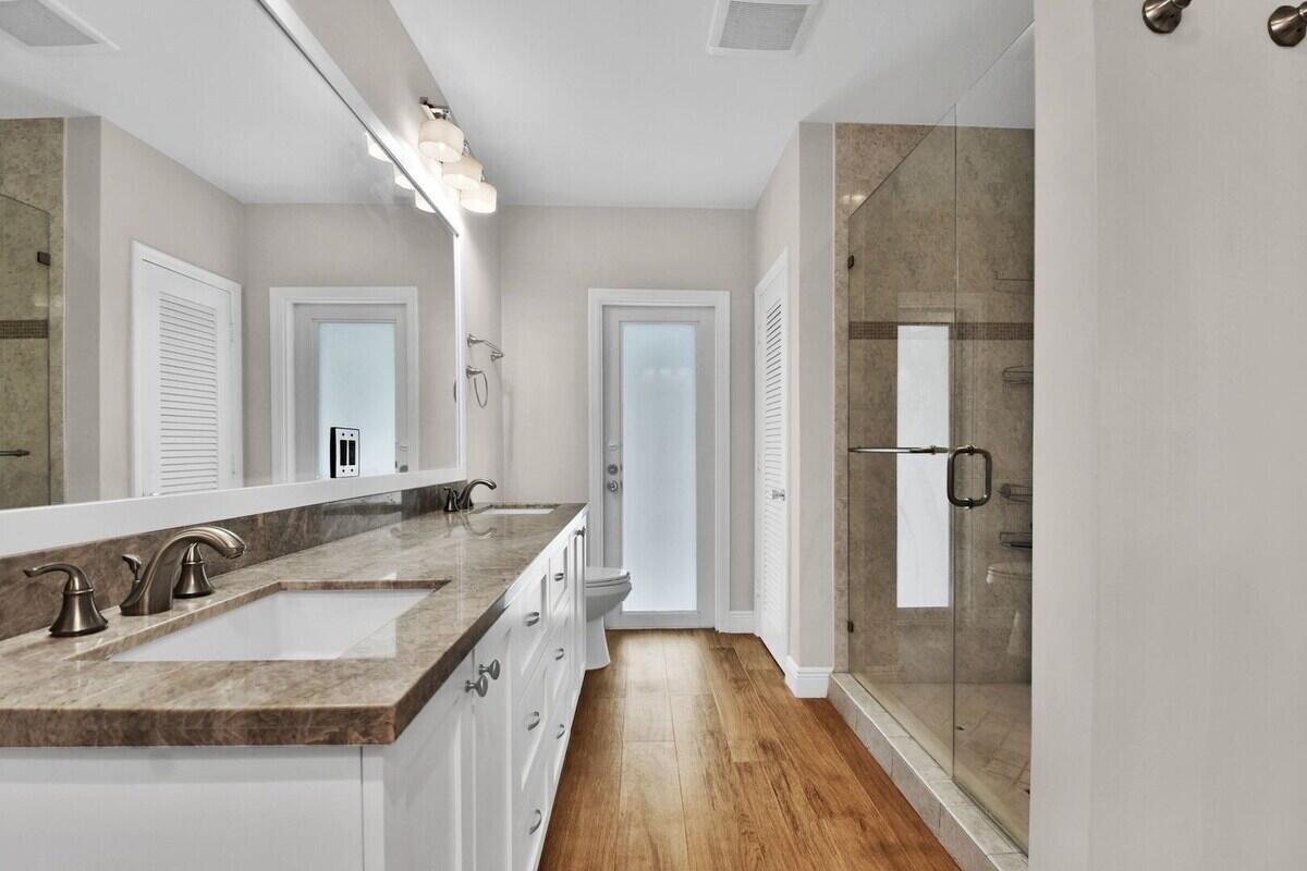 2152 NE 63rd Court