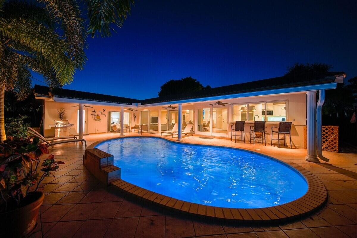2152 NE 63rd Court
