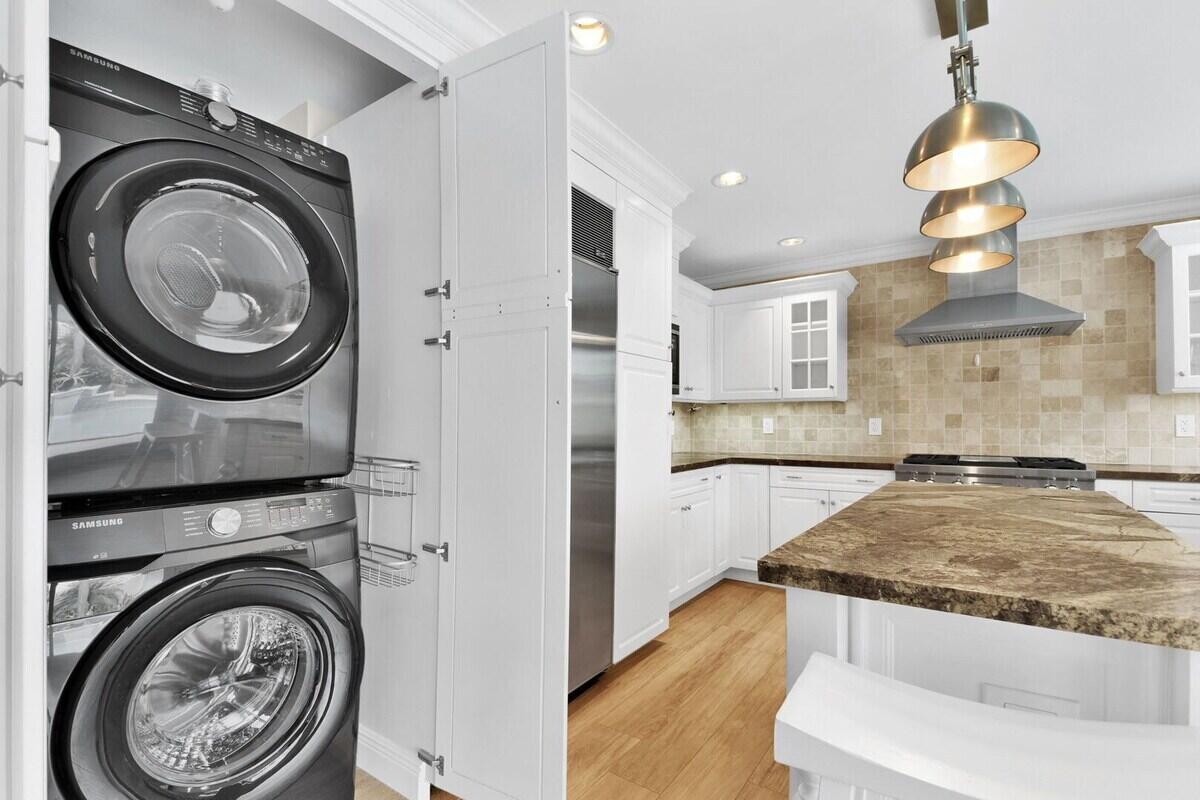 2152 NE 63rd Court