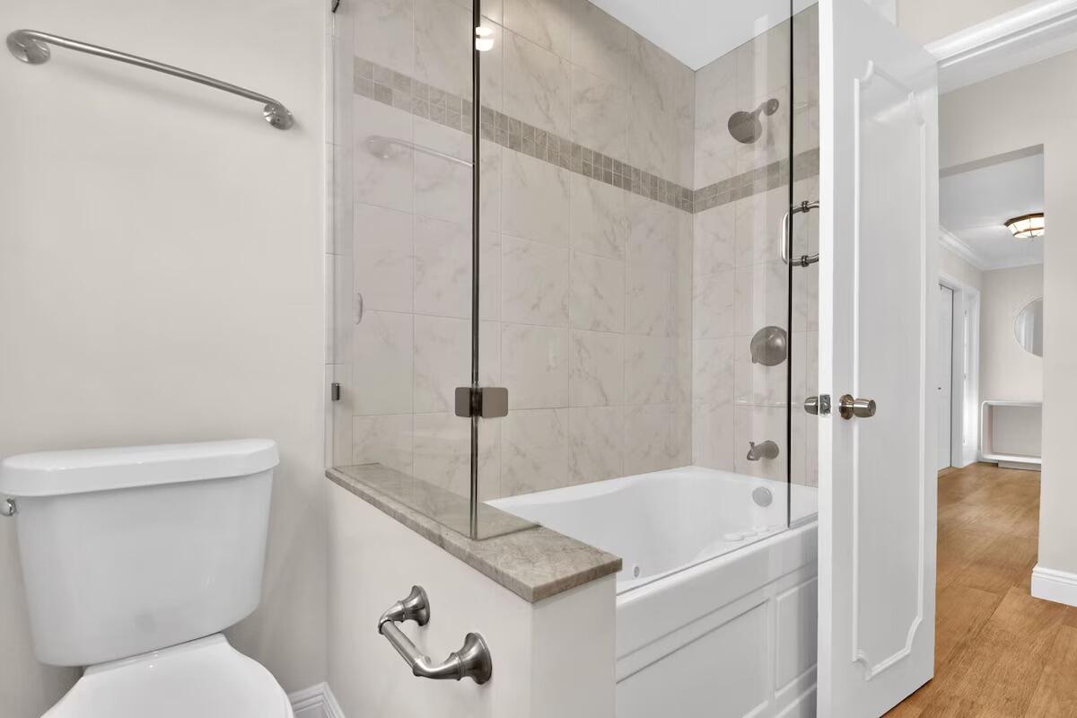 2152 NE 63rd Court