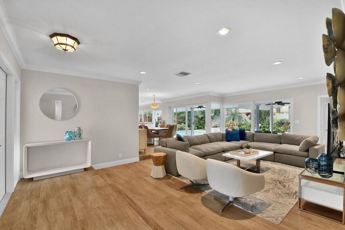 2152 NE 63rd Court