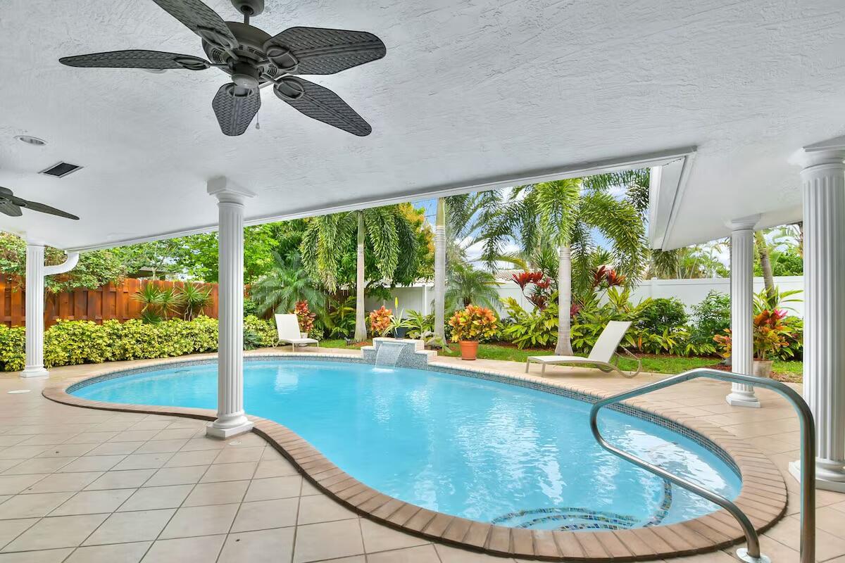 2152 NE 63rd Court