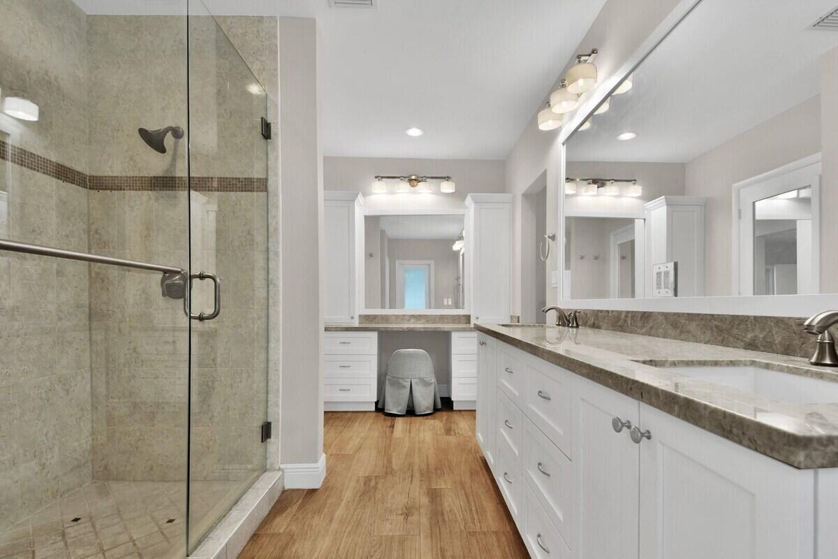 2152 NE 63rd Court