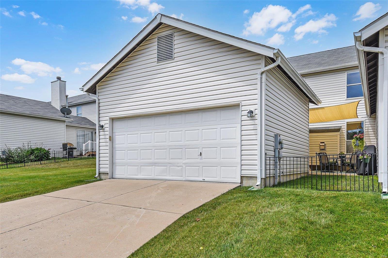 949 Rolling Thunder Drive