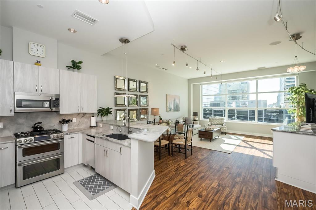 8025 Maryland Avenue Unit: 5G