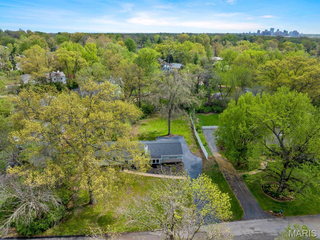 6 Cedar Crest