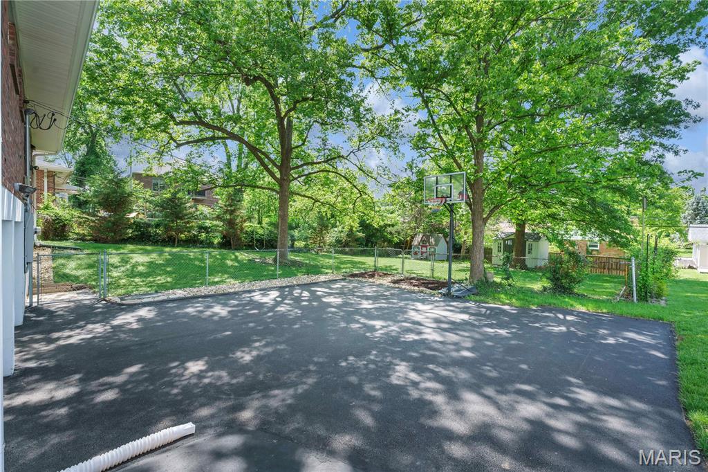 536 Villa Gardens Drive