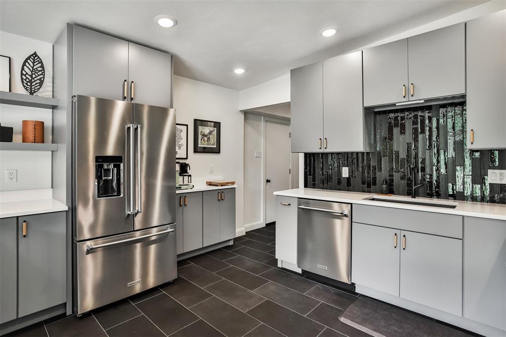 802 Cheviot Court