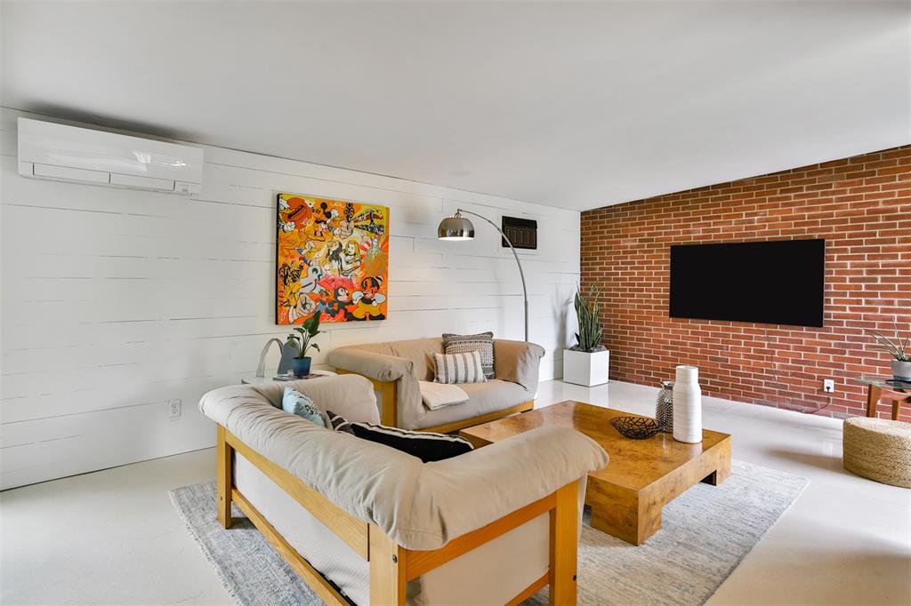 802 Cheviot Court