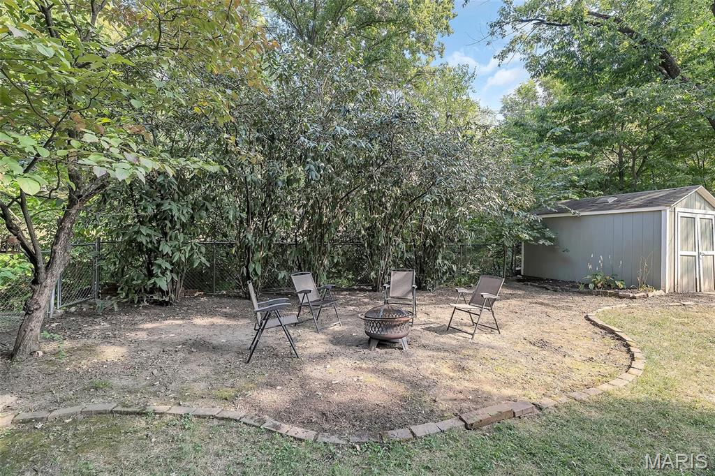 1112 Des Peres Avenue