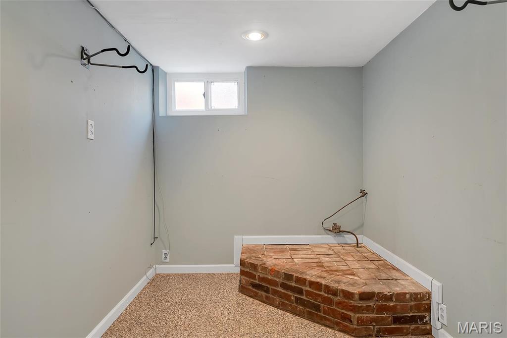 1112 Des Peres Avenue