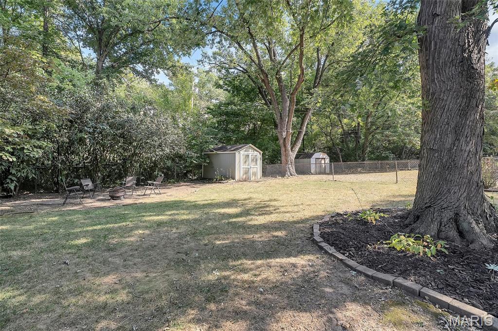 1112 Des Peres Avenue