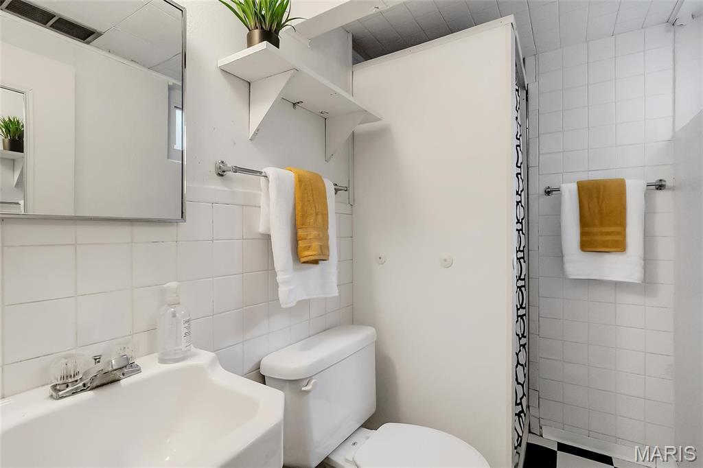 1112 Des Peres Avenue