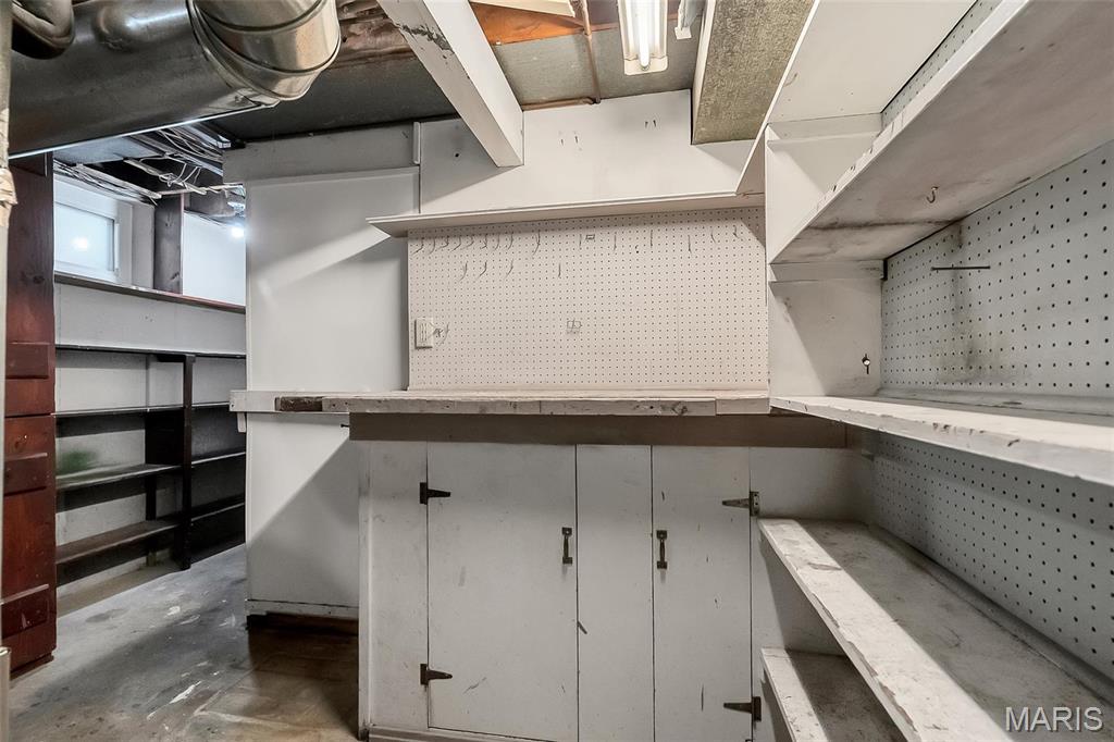 1112 Des Peres Avenue