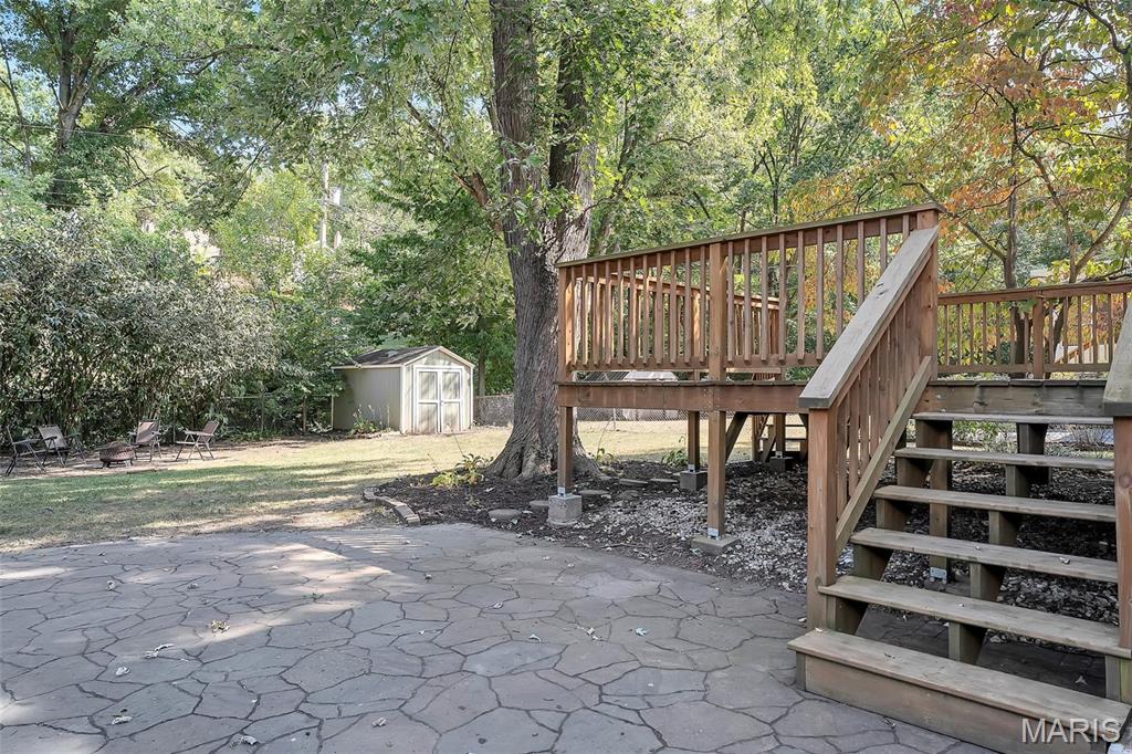 1112 Des Peres Avenue