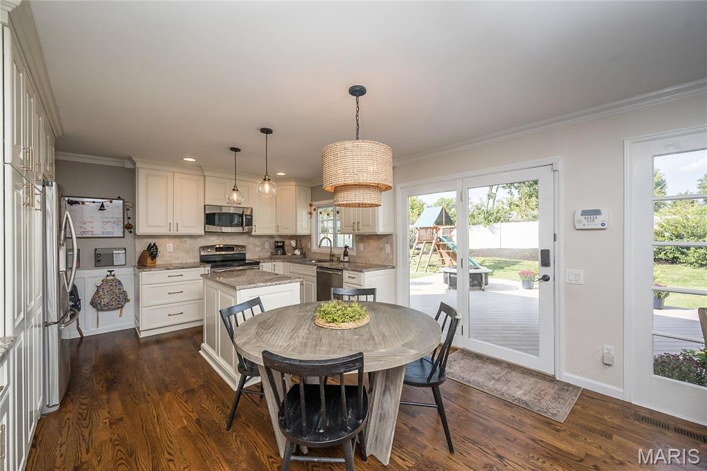 925 Camargo Drive