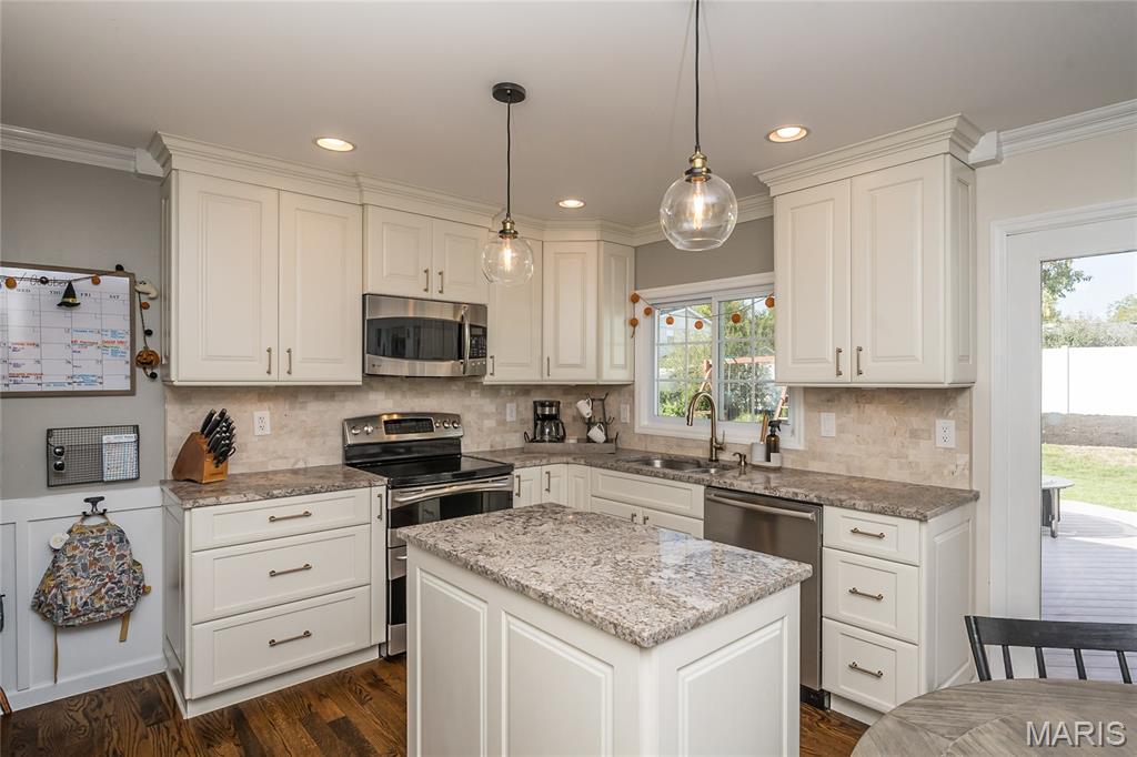 925 Camargo Drive