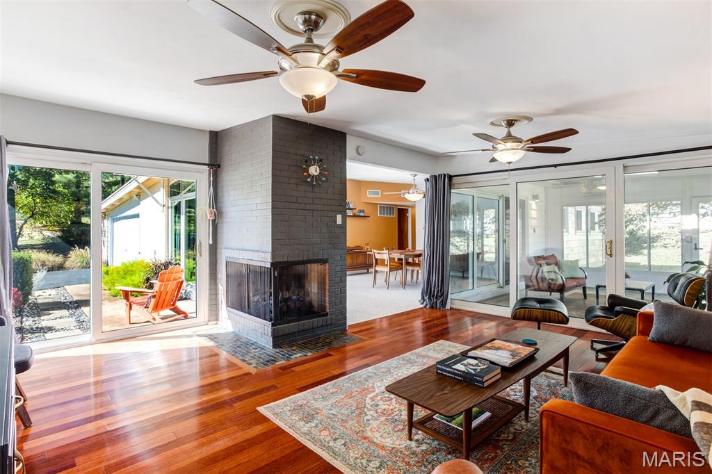 709 Cheviot Court