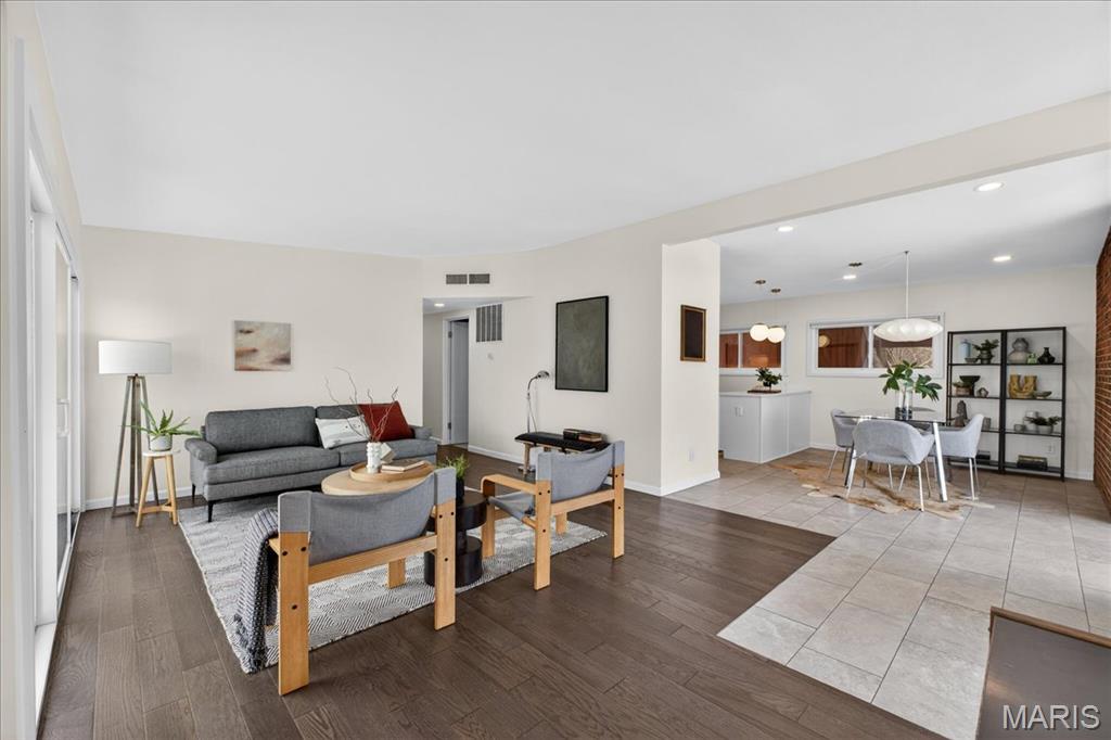 2402 Saint Giles Road