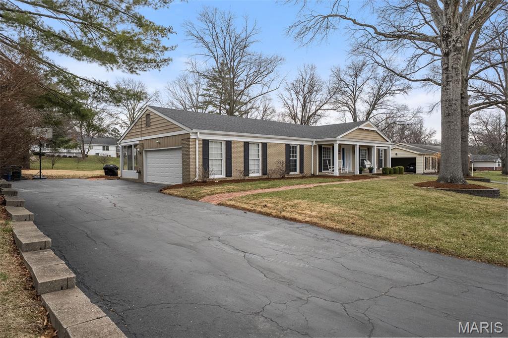 2046 Willow Leaf Drive
