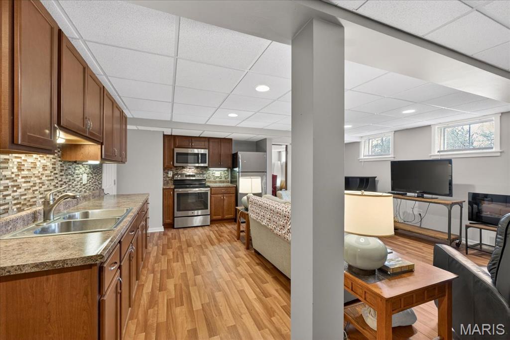 2133 Hunters Way Court