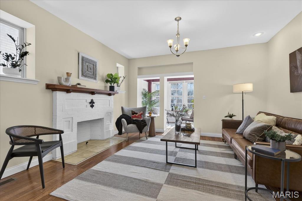 4317 Maryland Avenue Unit: 1E