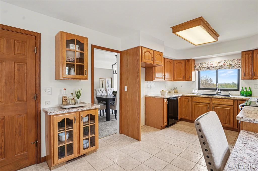 5022 Amber Place Drive