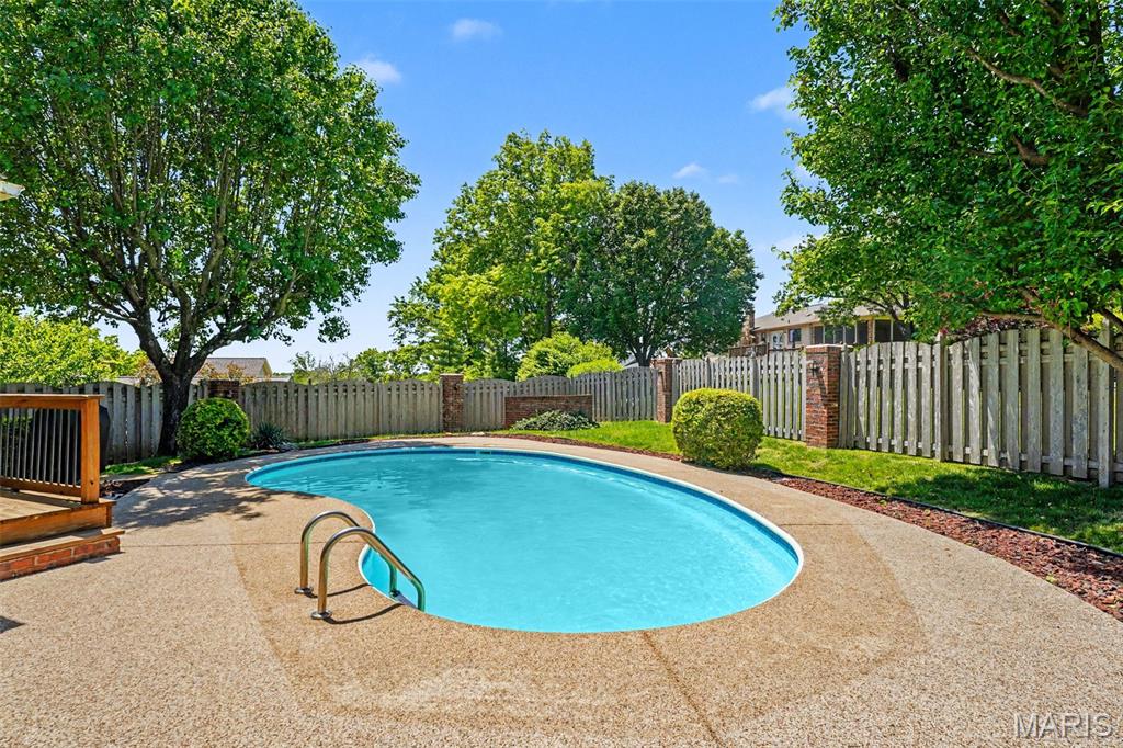 5022 Amber Place Drive