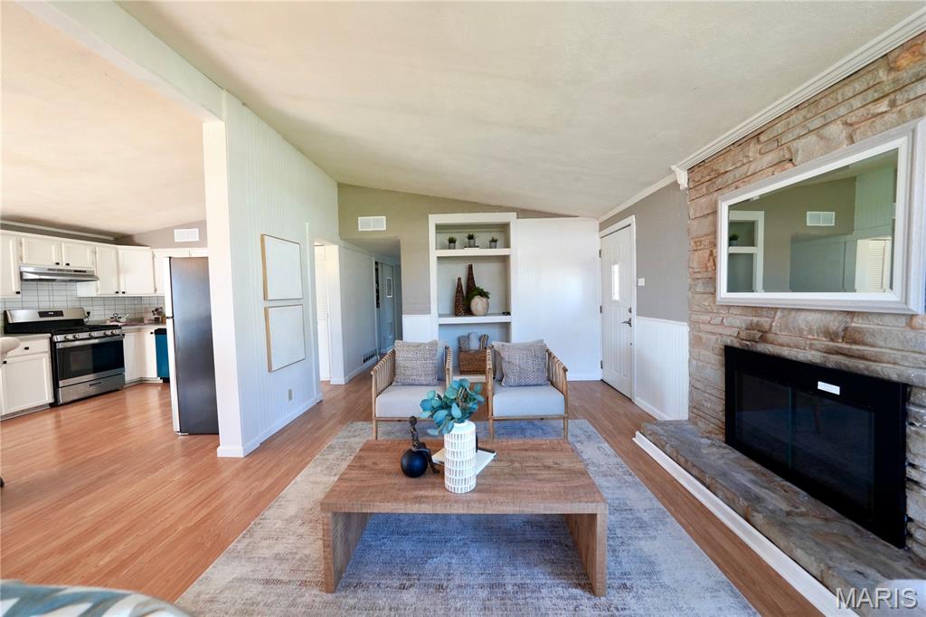 1701 Ridgewood Drive