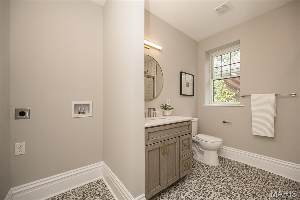 2910 Allen Avenue