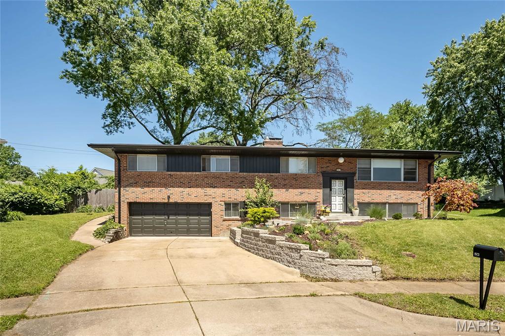 8901 Larchwood Court