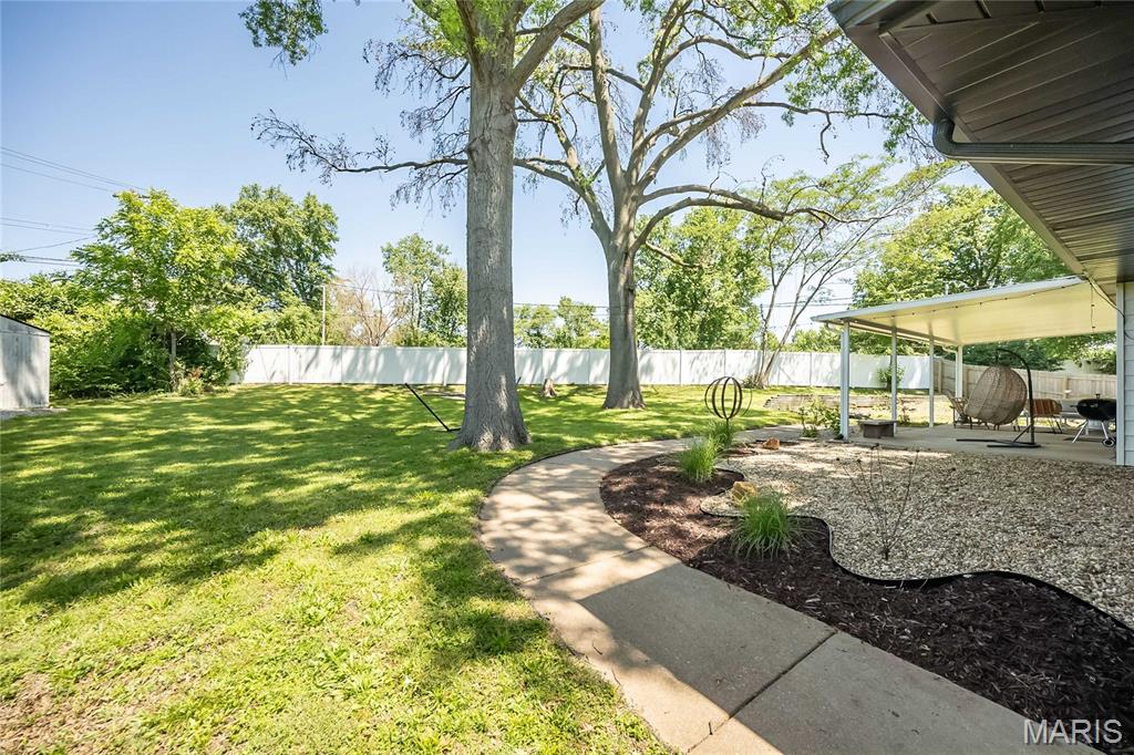 8901 Larchwood Court